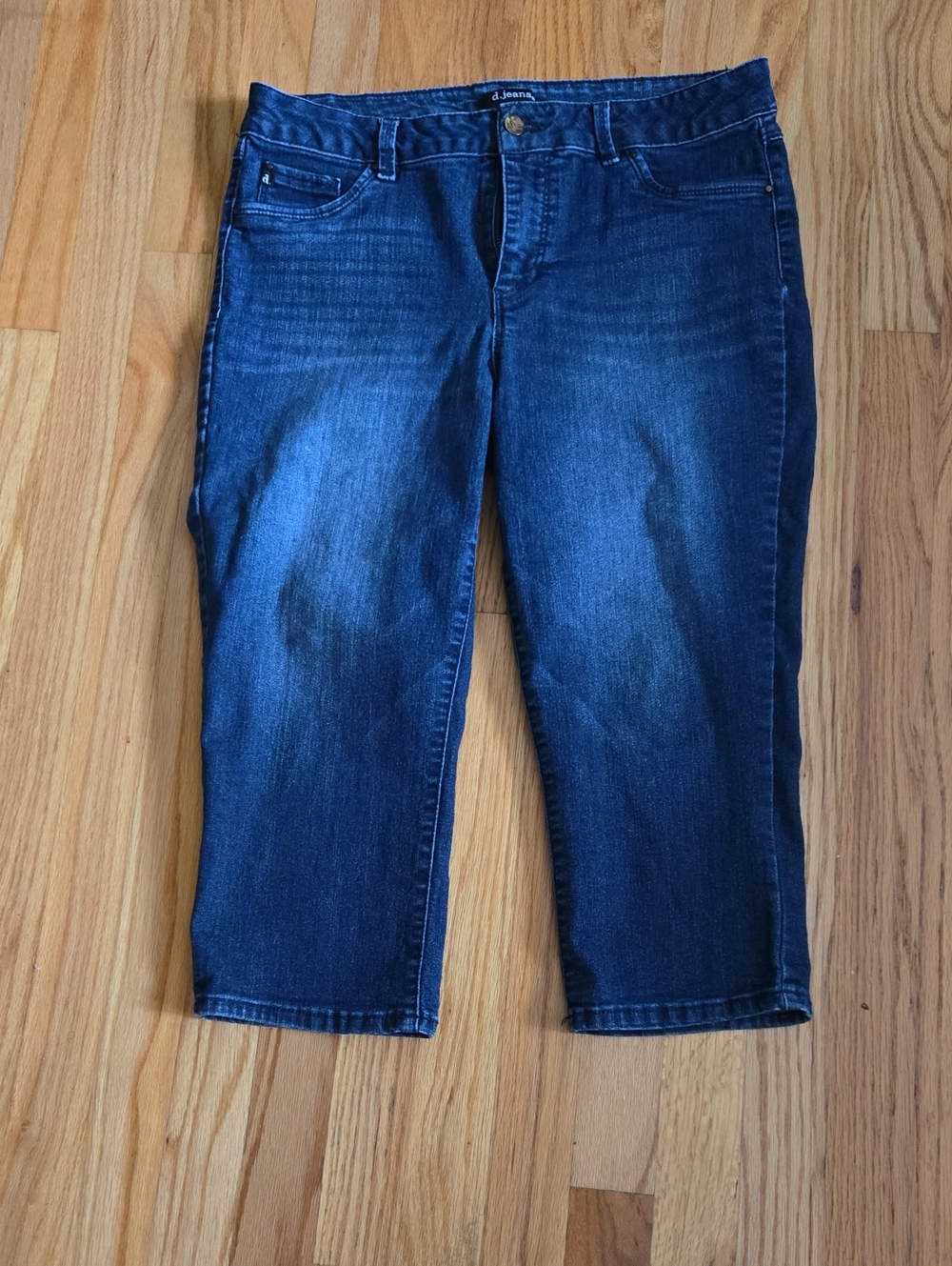 D Jeans Women’s Dark Blue Denim Capri Jeans, Size 12